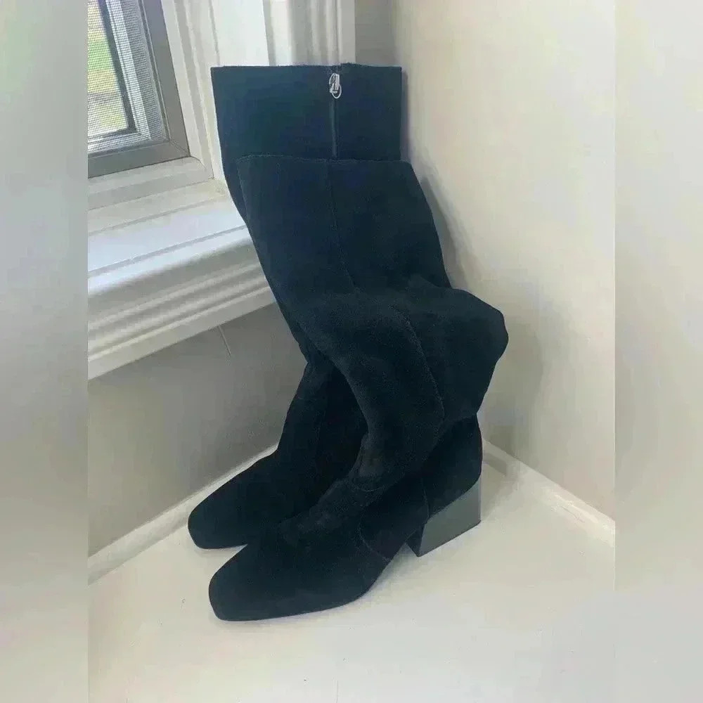 Tessa Waterproof Knee High Boot (Women)
Blondo SZ 9.5 - Picture 2 of 6